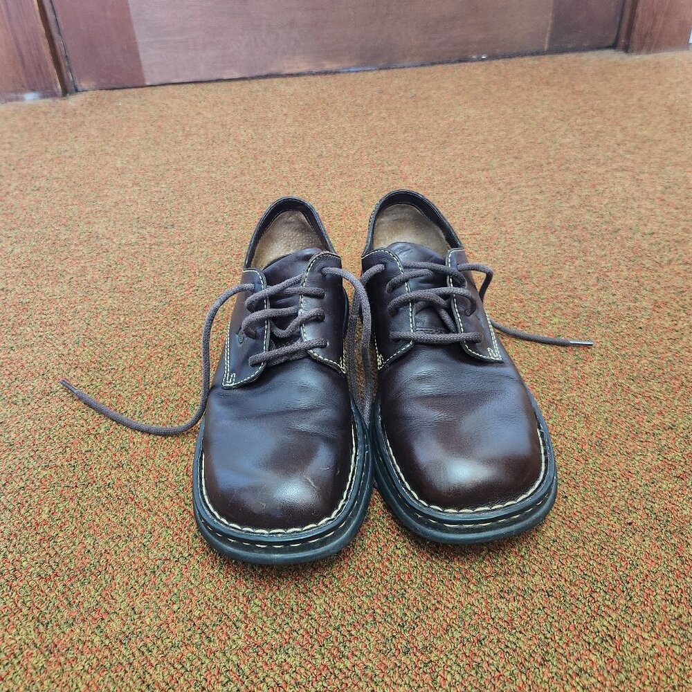 Born Leather Lace up Oxford Shoes